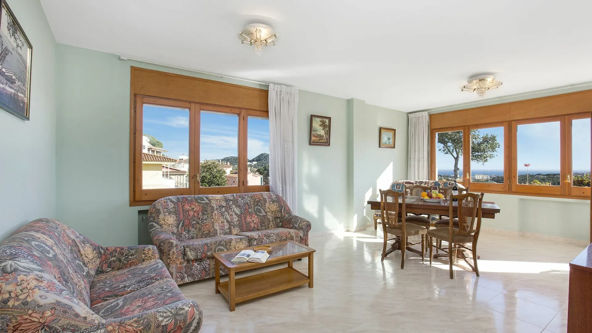 Villa Crespo contacts