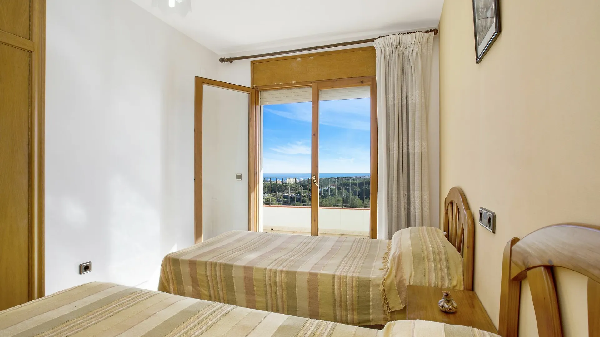 Villa Crespo Blanes 0*,  Spain